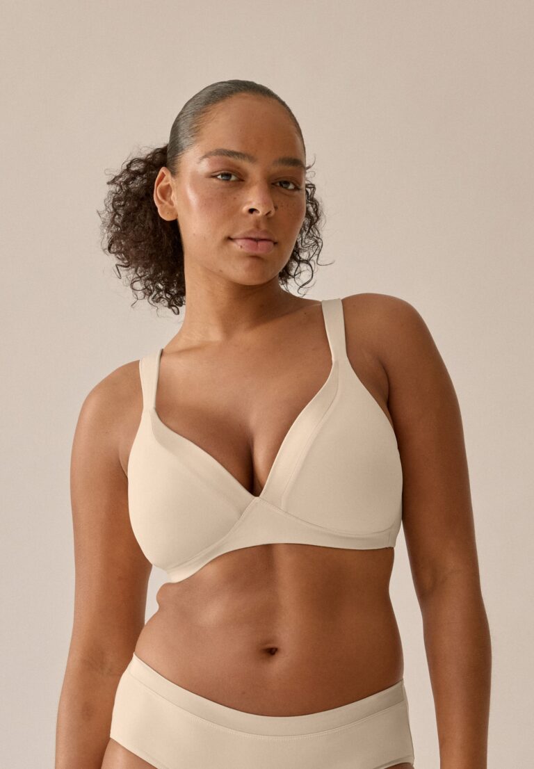 Sutien cu burete fără armătură NATURANA nude